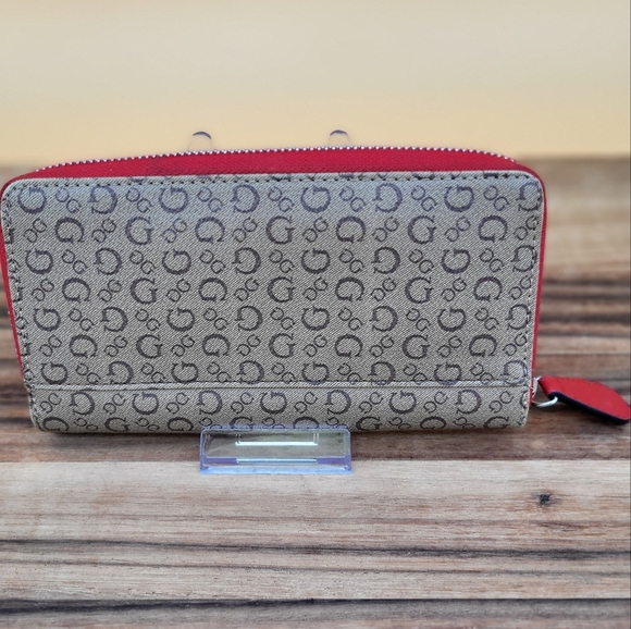 Guess Red & Tan Wallet with Signature Logo Detail & Silver Finishes, NWOT - Picture 2 of 4
